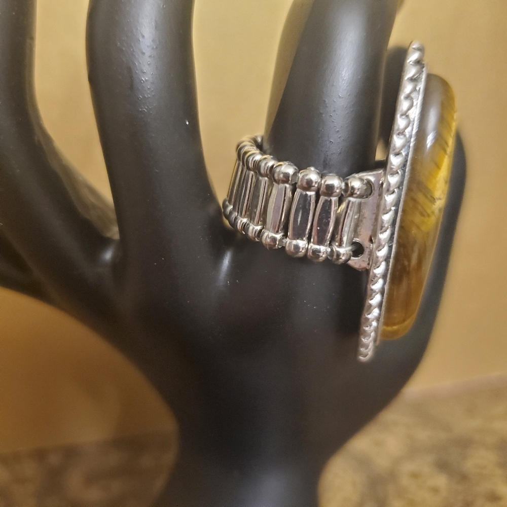 Statement Ring - Picture 3 of 3